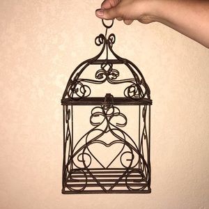 Wire Birdhouse Decoration